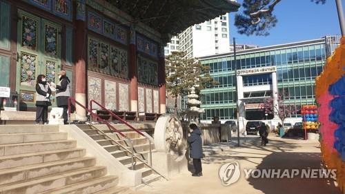 [코로나19 한달] 가능하면 집콕·위생 자구책까지…일상이 바뀌었다