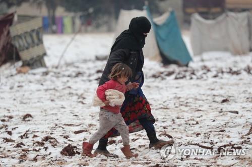 유엔 "시리아 피란민 안전·지원 보장할 '통로' 설치해야"(종합)