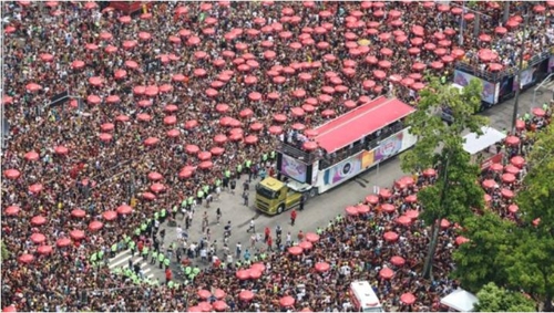 브라질 카니발 거리 축제 총격전·강절도 사건으로 얼룩