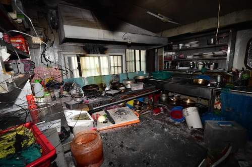 인천 효성동 3층짜리 상가주택서 불…60대 여성 부상