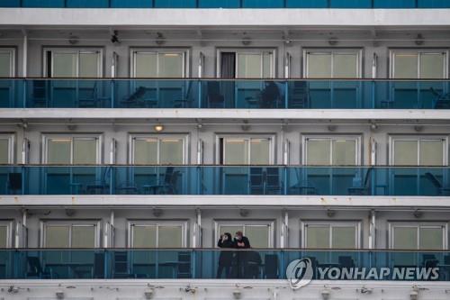 日크루즈선 사망자 발열 1주일 검사없이 '객실 방치' 논란