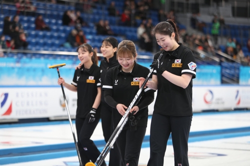 여자컬링 '팀 민지', 일본 꺾고 세계주니어선수권 결승행