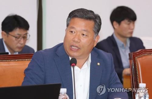 김종회 의원 예비후보 등록…코로나19로 출마 회견 연기