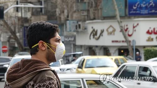 이란 다녀온 여행객 코로나19 감염 잇달아…인접국 국경 차단