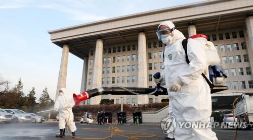국회-산업-복지시설 전방위 스톱…코로나 직격탄 맞은 대한민국