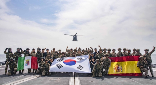 청해부대 30진 입항…코로나19 확산에 환영 행사 열지 않아