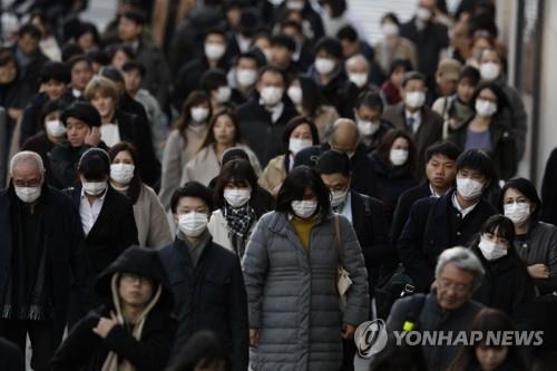 아베 총리 '초중고 휴교' 카드에 "성급한 결정" 논란 확산