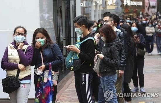 홍콩 신종코로나 확진자 첫 사망…"中국경 폐쇄하라" 의료진 파업