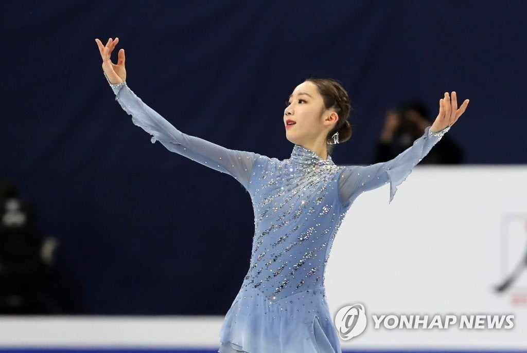 유영, 4대륙 피겨 은메달…김연아 이후 11년만