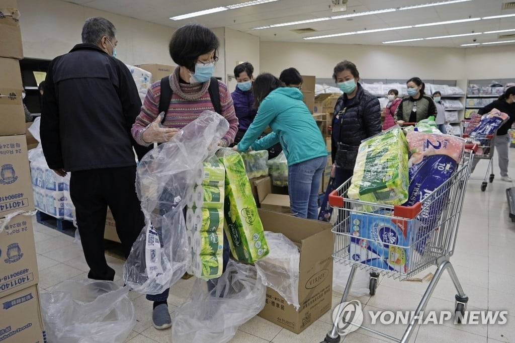 `훠궈 같이 먹다가`…일가족 10명 신종코로나 집단감염