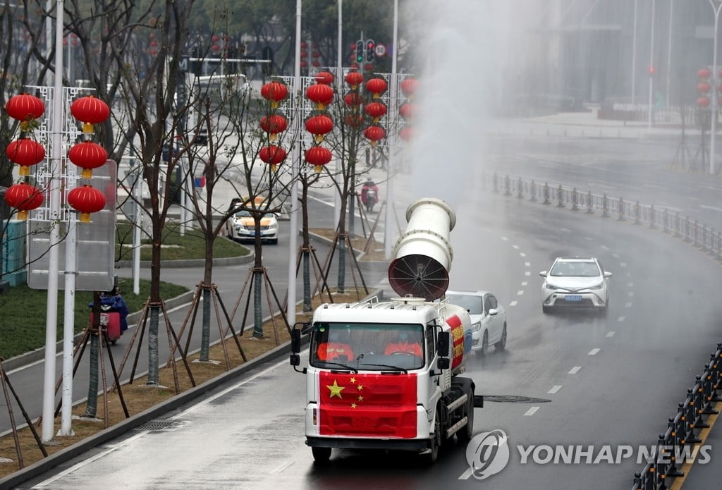 中 `신종코로나` 사망자 1천명 넘었다…하루새 108명↑