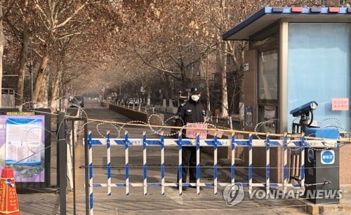 中 우한 인근 황강 모든 거주단지 폐쇄 "차량 통행도 금지"
