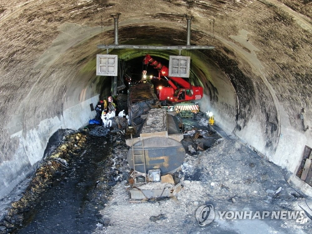 순천∼완주고속도로 사고 사망자 5명으로 늘어…부상 43명