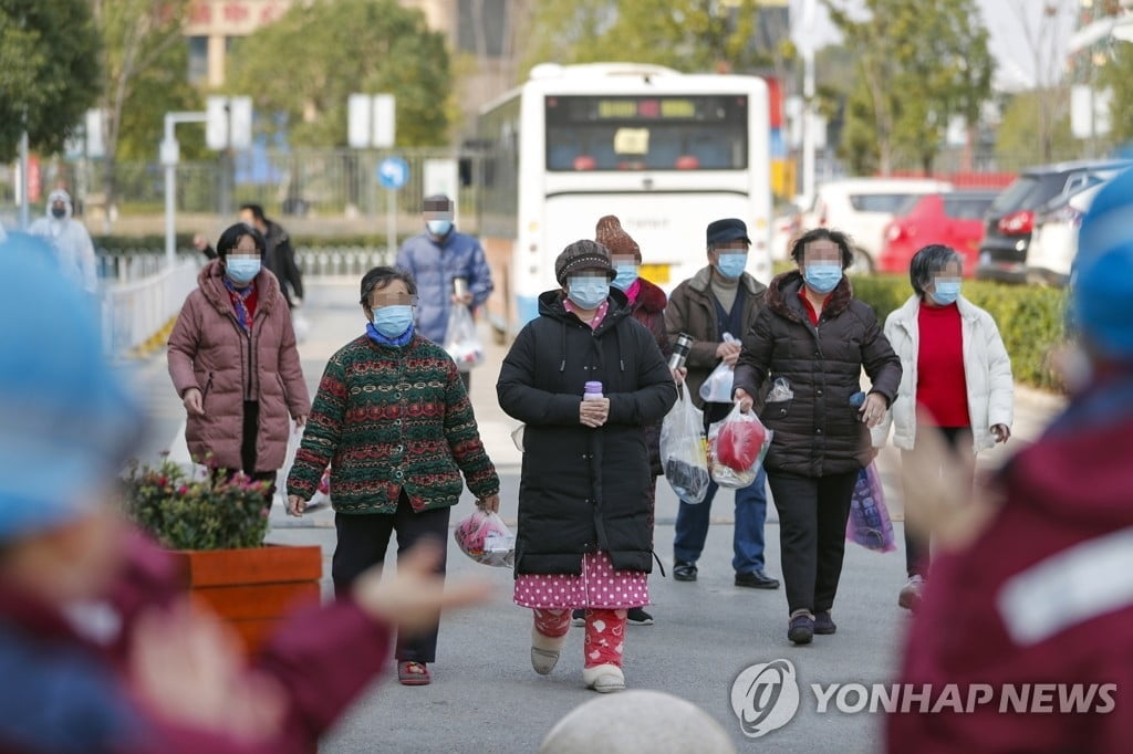 "외지인은 떠나도 돼"…中 `우한 봉쇄` 한달만에 부분 완화