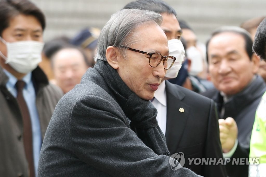 재구속 6일만에…이명박 전 대통령 다시 석방