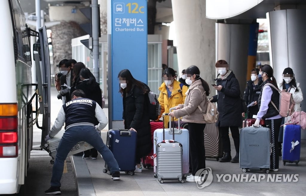 "한국 벗어나자"...중국행 편도 항공권 가격 급등 `최소 4배`