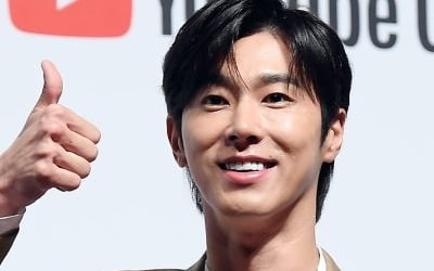 유노윤호, 코로나19 기부행렬 동참…3000만 원 쾌척