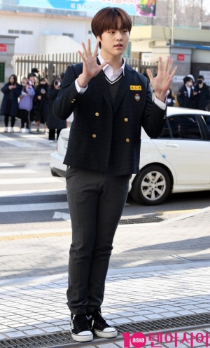 [TEN PHOTO]남도현 &#39;마지막 중학교 교복입는날&#39;