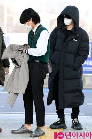 [TEN PHOTO]방탄소년단 뷔-슈가 &#39;극과 극 공항패션
