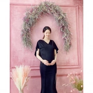 &#34;수줍수줍&#34;...티아라 출신 한아름, 임신 7개월 D라인 자태