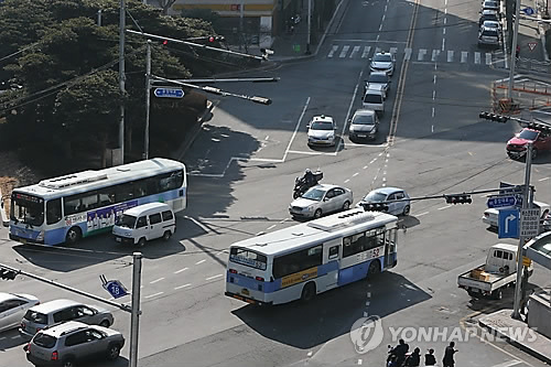 신종코로나 영향 부산 버스·지하철 이용률↓…집회도 감소