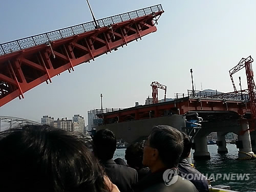 부산 중앙동~북항 재개발지~문현동 노면전차 건설