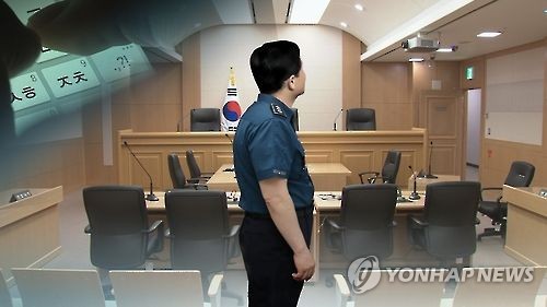 웹하드 업체 단속과정서 수사정보 누설한 경찰관 '선고유예'