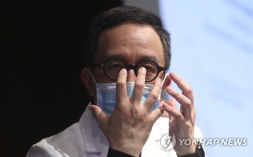 홍콩 전문가 "신종코로나, 방치하면 인류 60% 감염될 수도"
