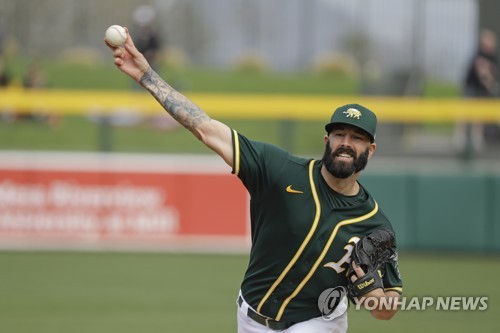 '사인 훔치기' 폭로한 MLB 투수 파이어스, 첫 등판서 환대받아