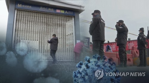 "우한 의료진 보호장구 구걸"…환자 돌보다 1천700여명 감염사태