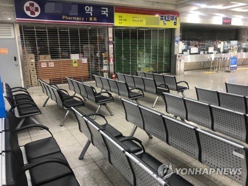 [르포] 중국 승객 '0'…셔터 굳게 닫힌 인천항 면세점