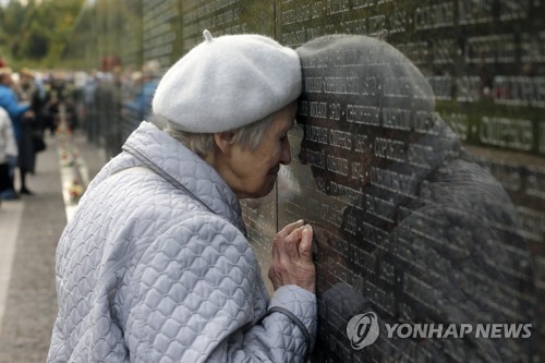 스탈린 대학살 감추는 푸틴…'종신집권 플랜' 방해 염려하나