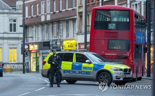 영국서 또 테러추정 흉기난동…사살된 용의자는 테러혐의 복역자(종합2보)