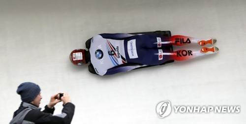 '아이언맨' 윤성빈, 월드컵 마지막 8차서 동메달…세계랭킹 3위