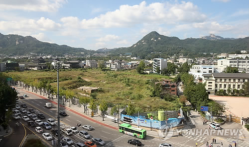 '조원태 카드' 송현동·제주 호텔부지 매각, 실제로 성사될까