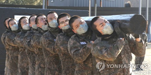 "코로나19 확산 막아라"…해군, 출장 전면통제·임관식 SNS 중계