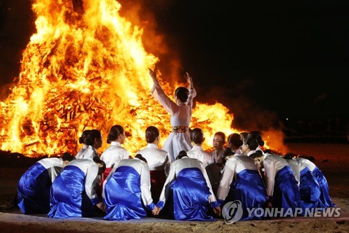 신종코로나에 달집태우기 못 본다…조용한 정월대보름