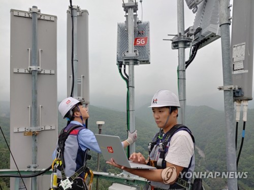 KT, 작년 영업익 8.8%↓…5G 상용화에 연간 투자 1조원 늘어(종합)