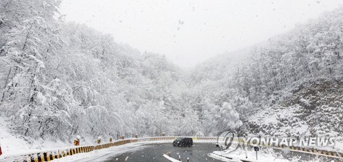 강원 내륙·산지 대설주의보 해제…진부령 10.6cm 내려(종합)