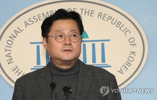 홍익표, 'TK 봉쇄' 파장에 대변인직 사퇴…"질책 달게 받겠다"(종합)