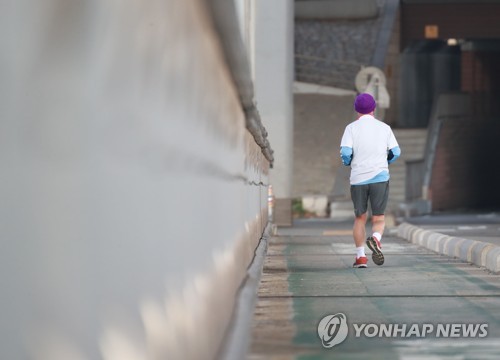 벌써 봄?…오늘 낮 서울 기온 14.6도로 올해 최고(종합)