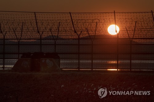 남북경색에 청소년 대북인식 악화…10명중 3명 "北은 경계대상"