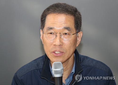 김주영 전 한국노총 위원장, 민주당 입당…첫 노동계 인사