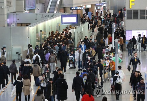 수출부진에 경상흑자 7년만에 최저…여행수지는 개선