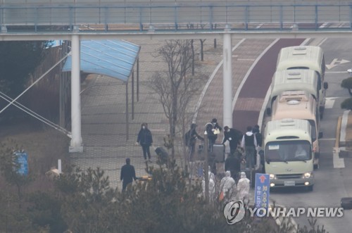 국내 거주자 1명 우한교민과 함께 입소…"귀국 어린이 아버지"