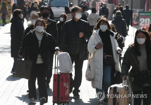 [코로나 경제대책] 노인일자리 참여자에 총보수 20% 쿠폰 추가 지급