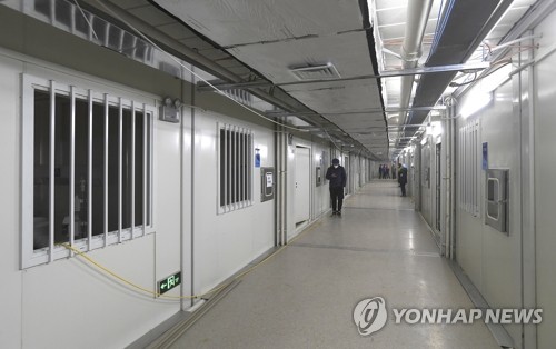 中, 美의 중국 방문 외국인 입국 금지에 '이성적 대응' 촉구