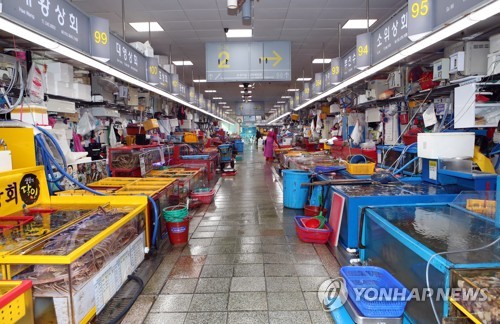 "한달 가까이 잘 버텼는데…" 부산 첫 확진에 시민들 좌불안석