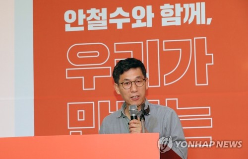 진중권 "조국, 사회주의 모독" 울컥…"정치, 좀비·깡패 만들어"(종합)