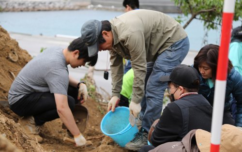 오키나와 조선인 유해발굴 인골 3점 발견하고 일단 종료